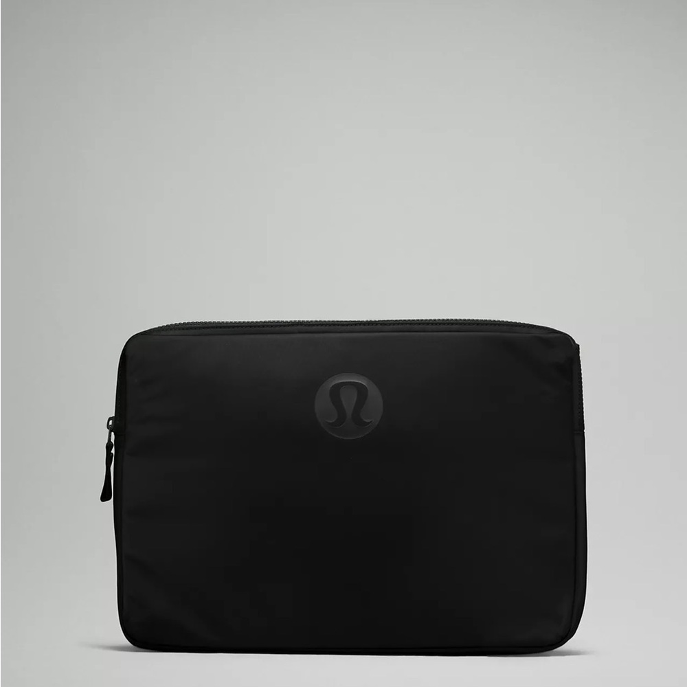 Lululemon New Crew Laptop Sleeve- Black - Picture 2 of 4